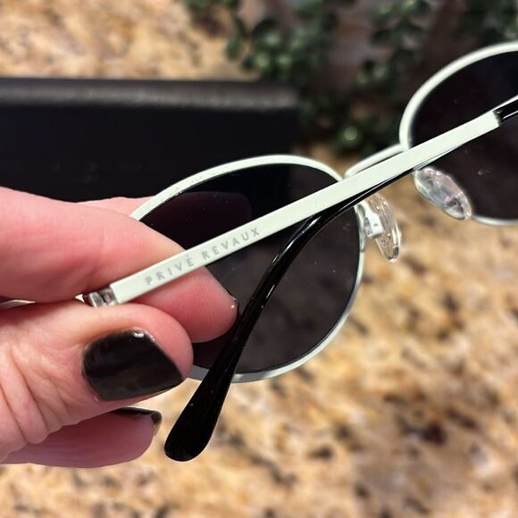 Prive Revaux sun glasses - Picture 3 of 11